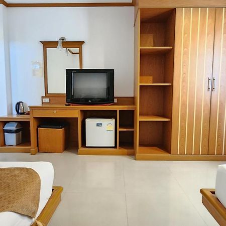 Eden Park Hotel Patong Exterior photo