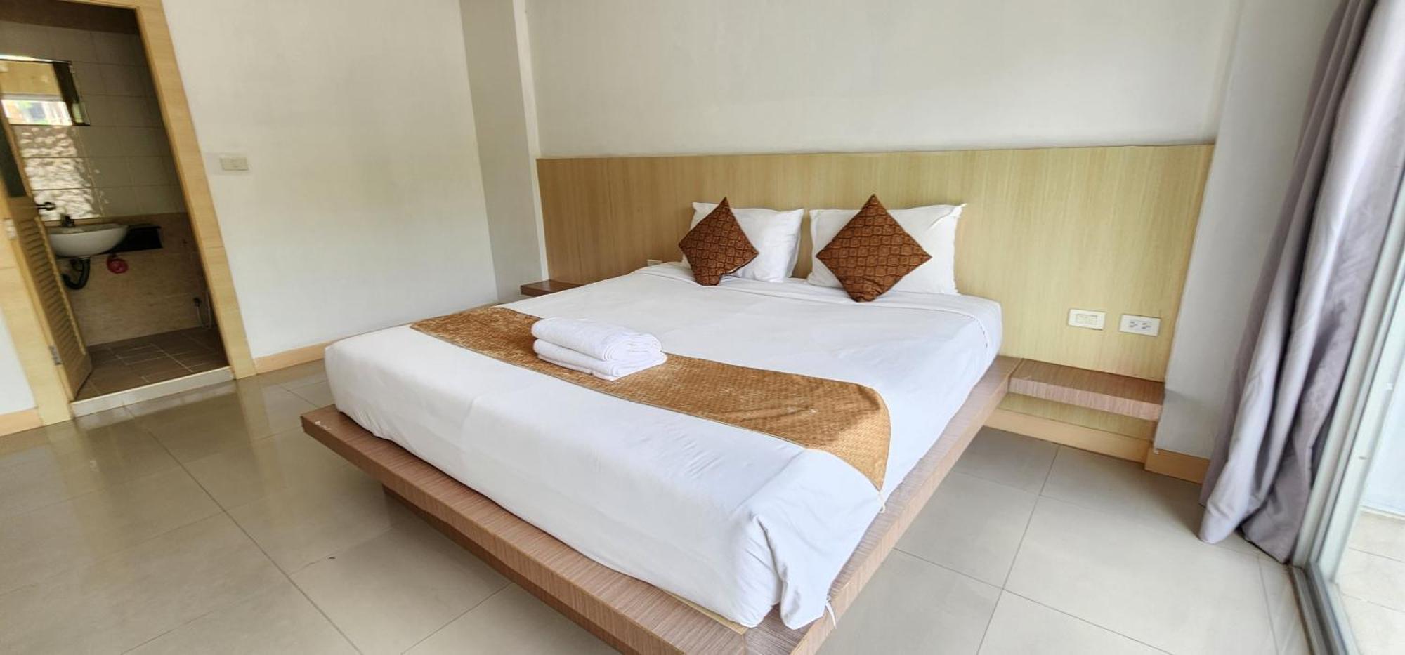 Eden Park Hotel Patong Exterior photo