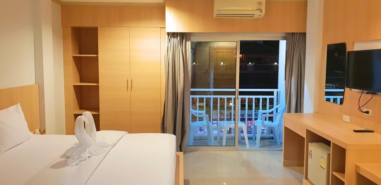 Eden Park Hotel Patong Exterior photo